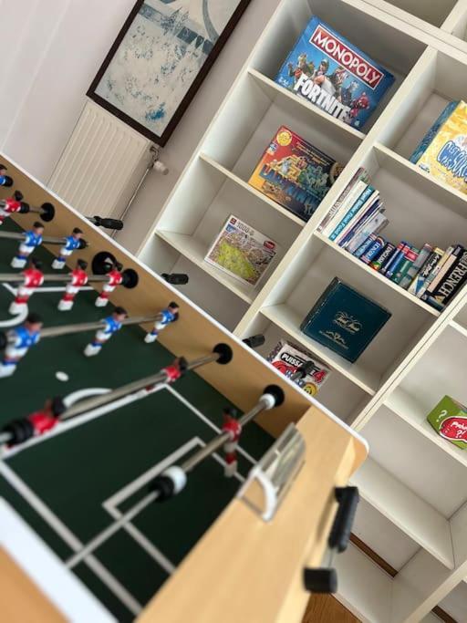 Down Town Spacious Duplex With Private Parking & Game Room Brussels Exterior photo